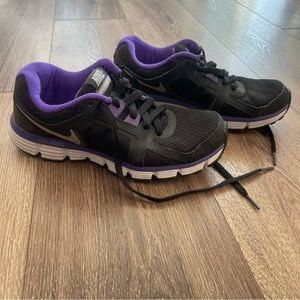 Nike Dual Fusion St2 Black and Purple 8.5